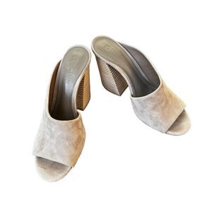Mercedes Castillo Izar Block Heel Tan Cream Suede Mule Sandal Women's Size 6.5